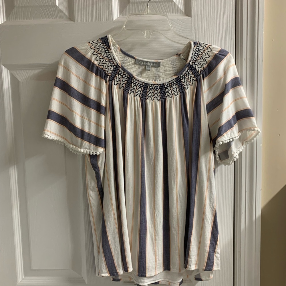 Medium Daniel Rainn smocked top lined